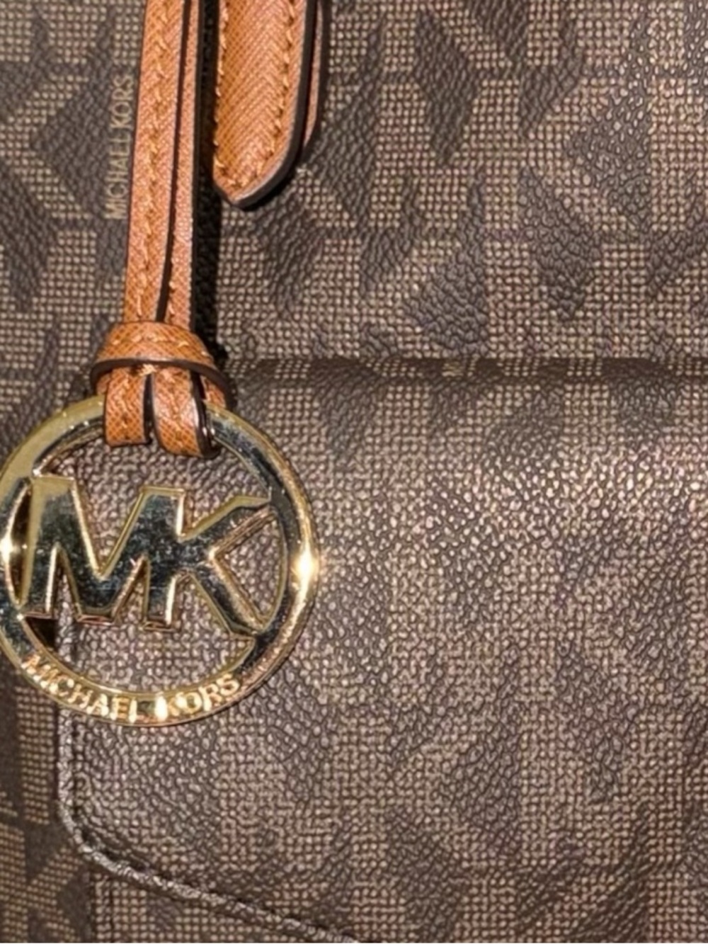 Michael Kors MK Signature Jet Set Large Tote - Picture 5 of 10